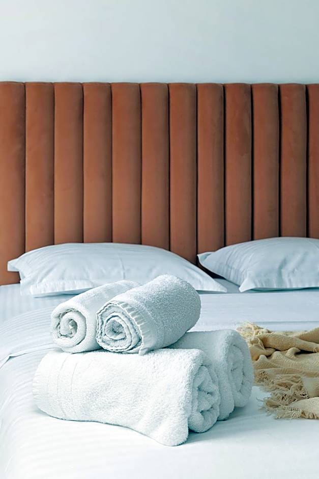 PEAK Aparthotel - Old Town - by CityHost