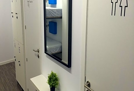 ROOM CAPACITY 6 ONE BEDROOM