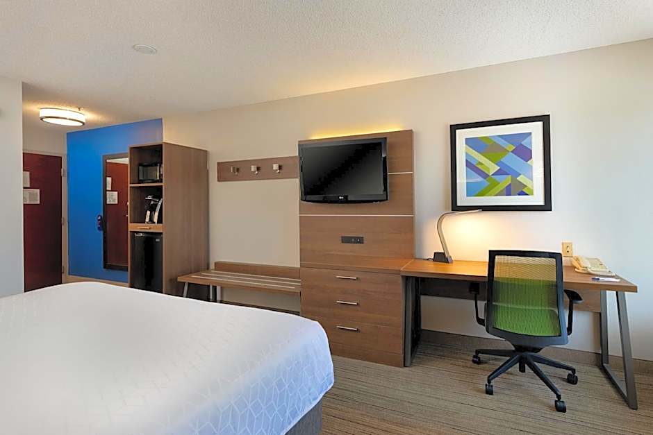 Holiday Inn Express & Suites Milton East I-10 By IHG