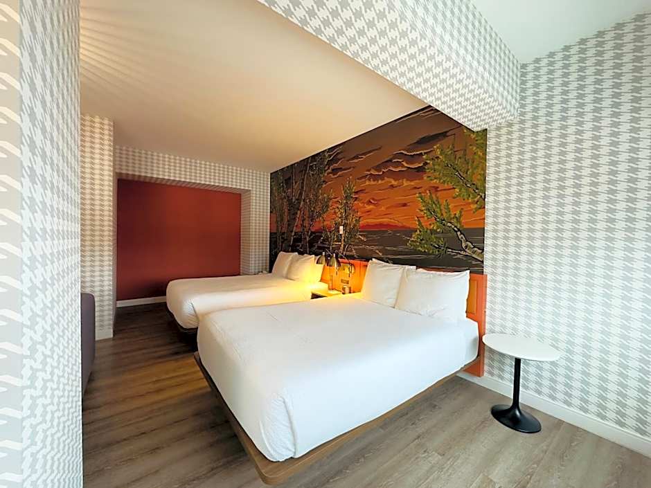 Quality Inn & Suites Thunder Bay Downtown