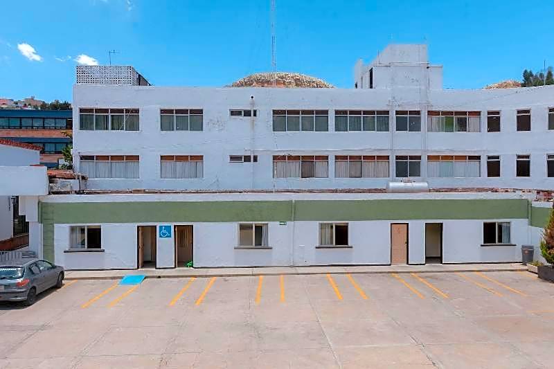 Hotel Zacatecas Courts