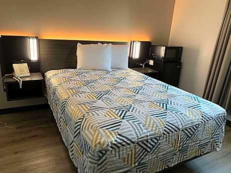 Queen Room with Two Queen Beds - Disability Access - Roll In Shower