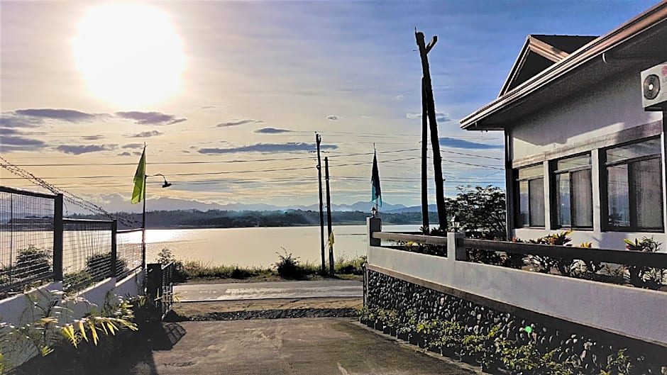 Veranda Suites and Restaurant