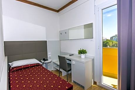 Comfort Single Room with Partial Sea View