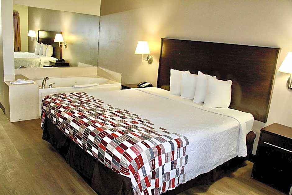 Red Roof Inn & Suites Lake Orion/Auburn Hills