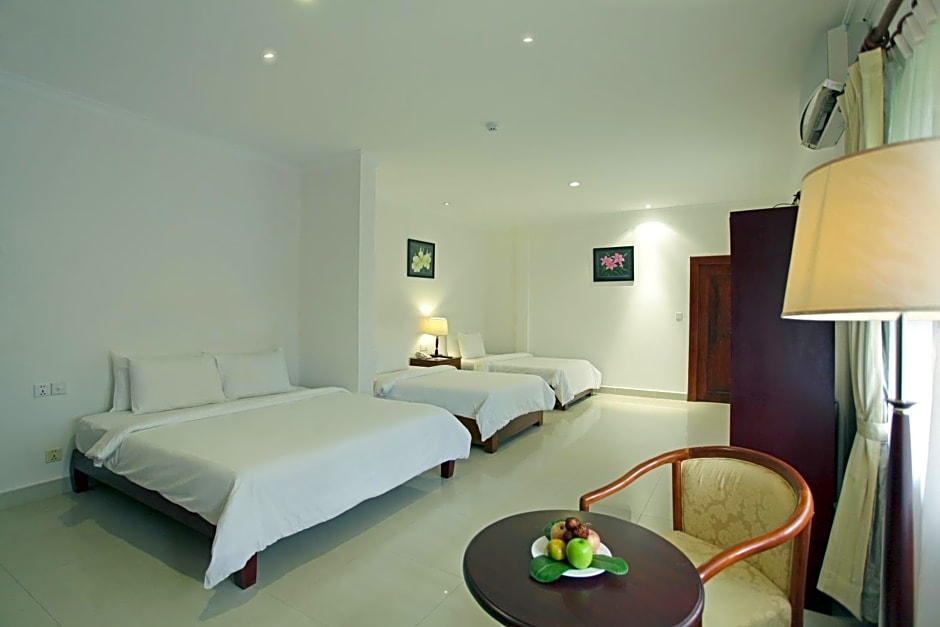 Photo 1 of 4 of Standard Triple Room - 2 Way Airport Transfers