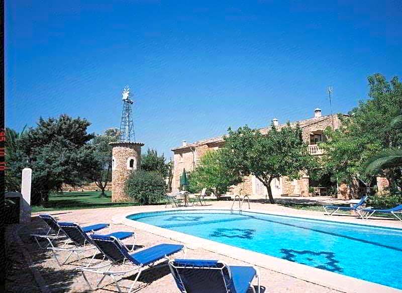 Es Quatre Cantons Hotel