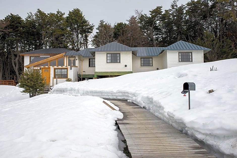 CabaÃ±as Del Martial
