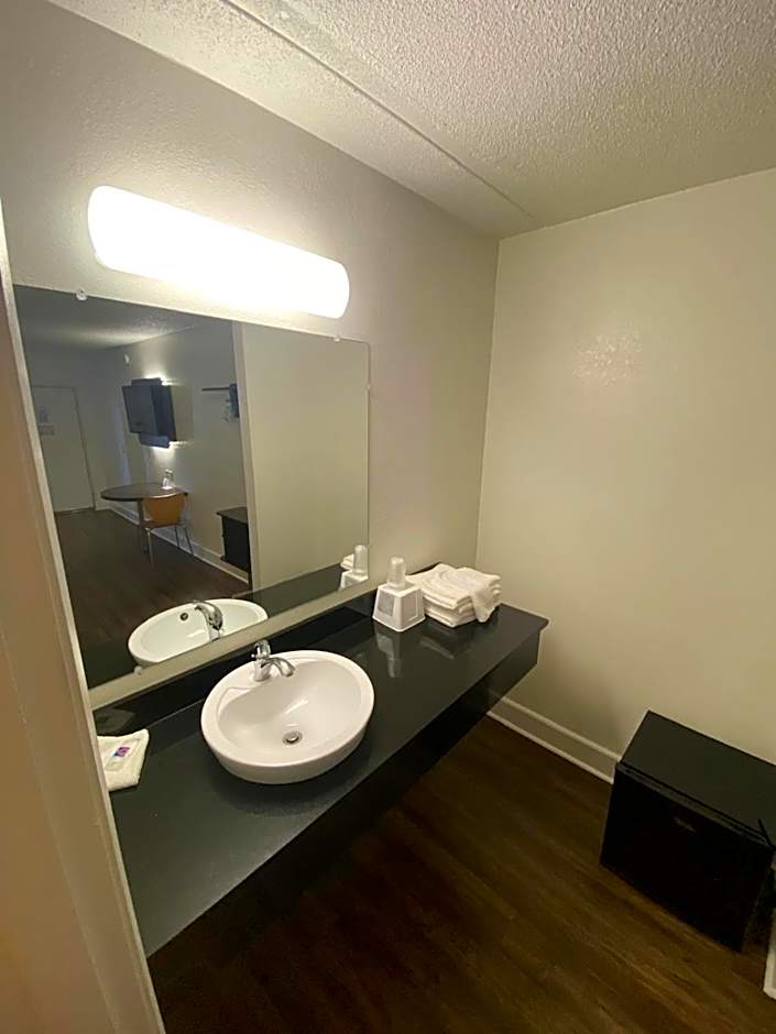 Motel 6 Manchester, TN