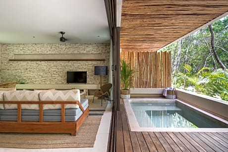 1 BEDROOM JUNGLE WITH POOL