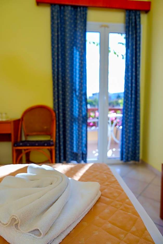 Dedalos Beach Hotel