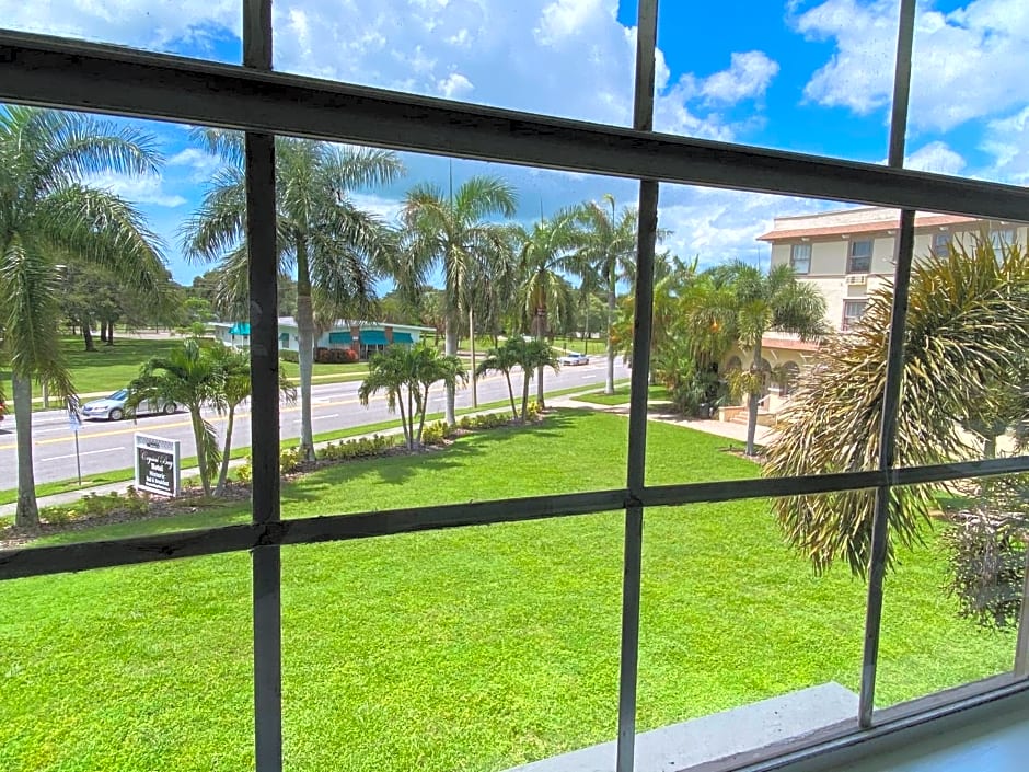 Crystal Bay Historic Hotel