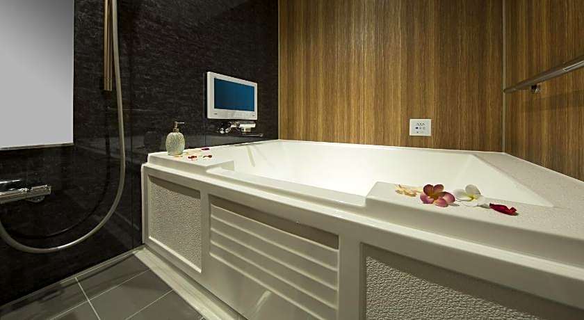 Hotel In The Green (Adult Only)