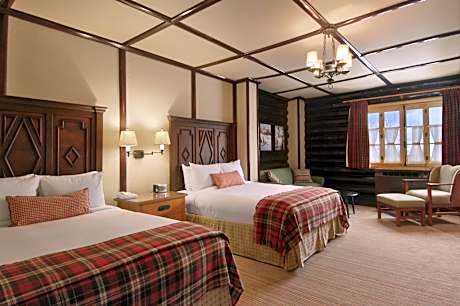 Deluxe Queen Room with Two Queen Beds and River View