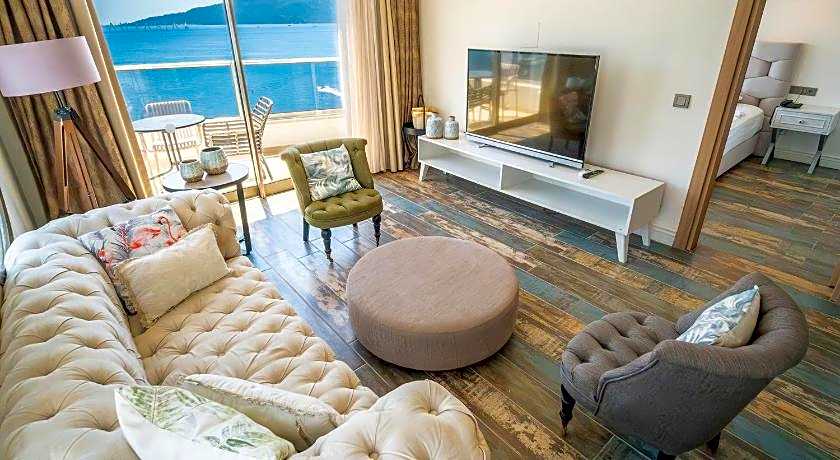 Aurasia Beach Hotel