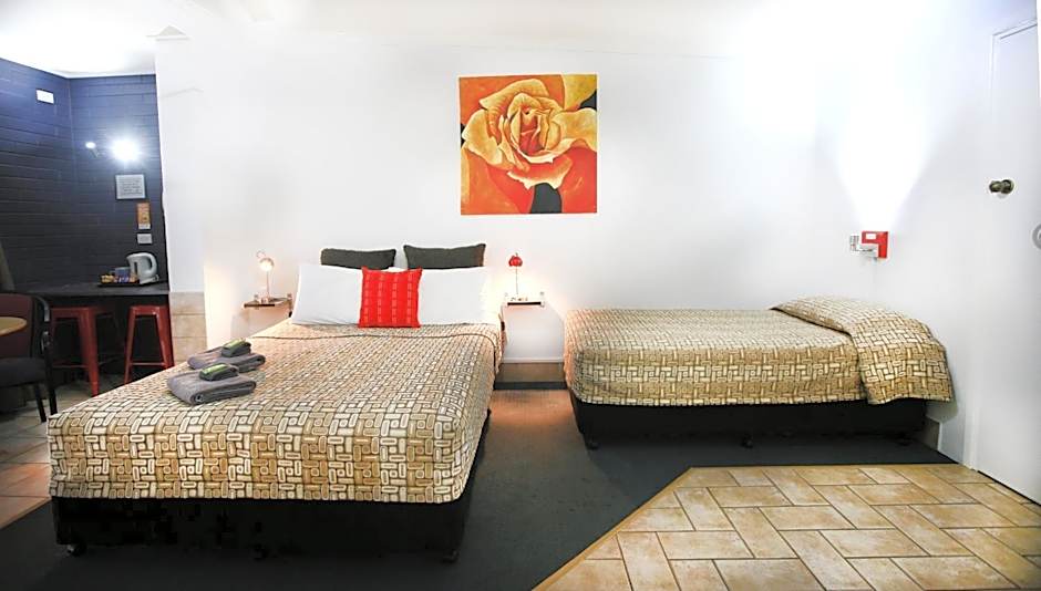 Central Motel Gin Gin