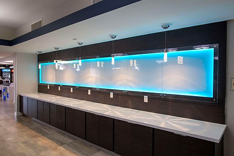 La Quinta Inn & Suites by Wyndham Houston - Normandy