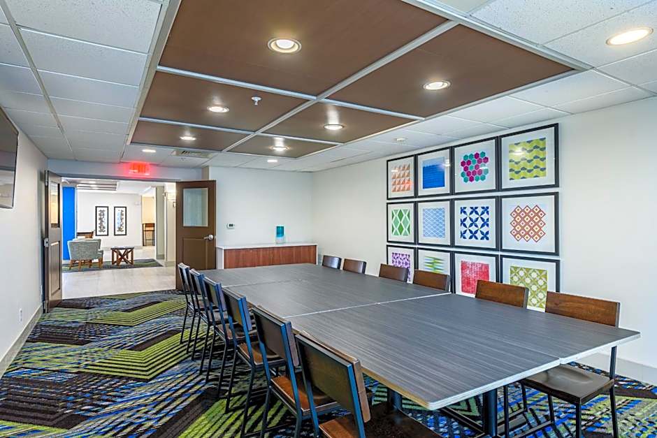 Holiday Inn Express Hotel and Suites Bastrop By IHG