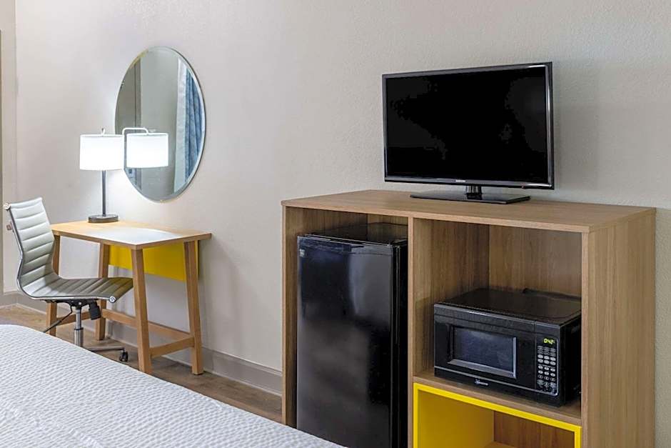 Days Inn by Wyndham Jackson