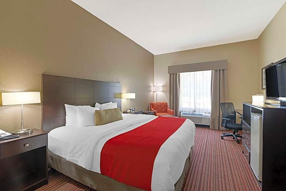 Best Western Plus Bradbury Inn & Suites