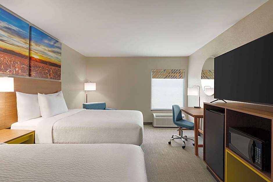 Days Inn by Wyndham Hillsboro