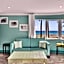 Panoramic beachfront Suite