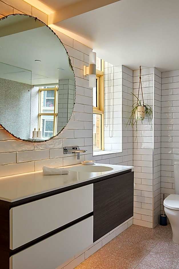 Deco Loft on Russell Street