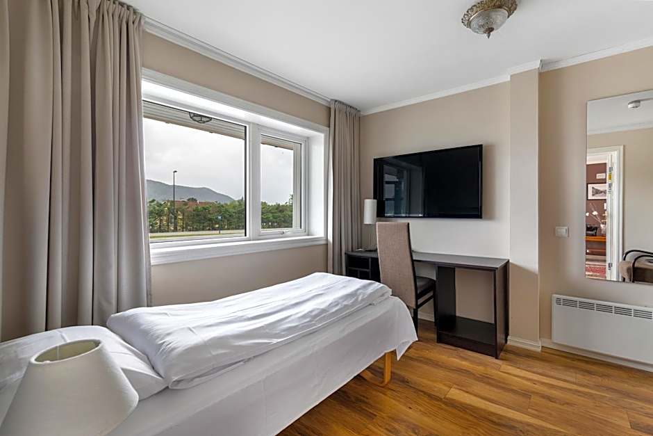 Aursnes Hotell