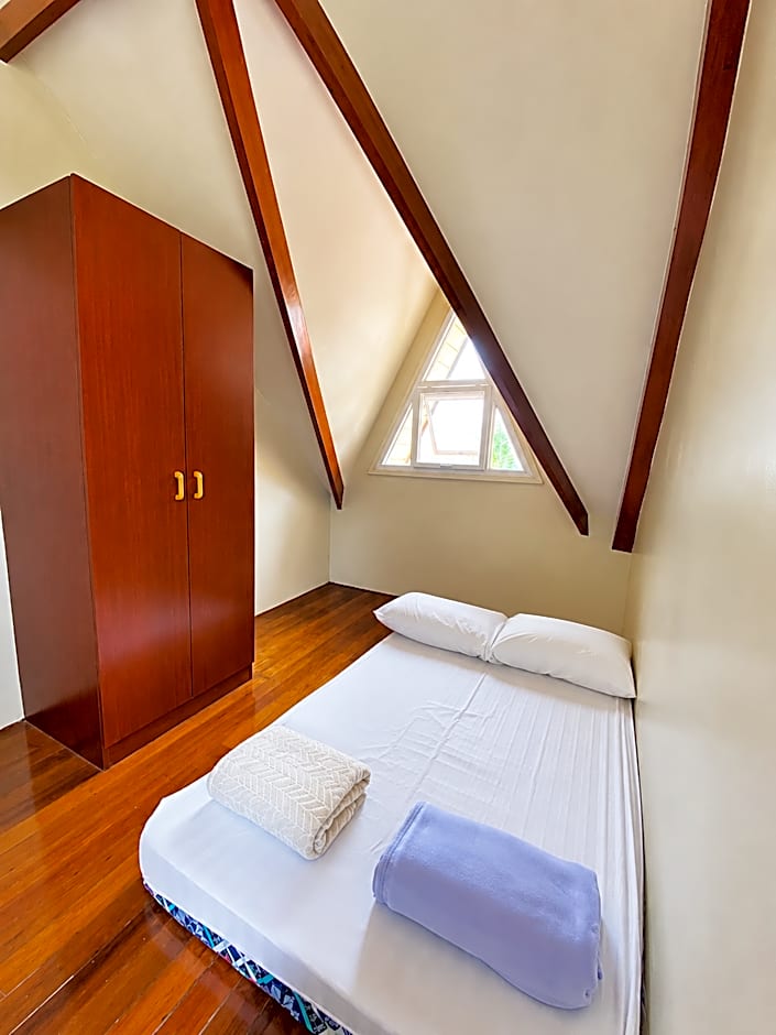 Elliannah Pines Hotel