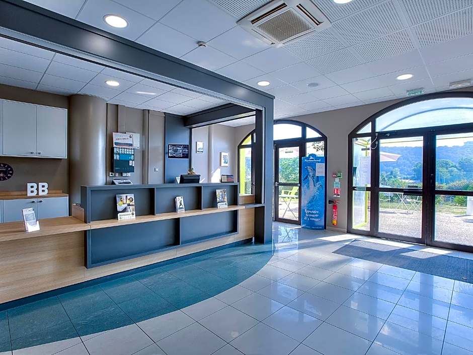 B&B Hôtel Villeneuve Loubet Village