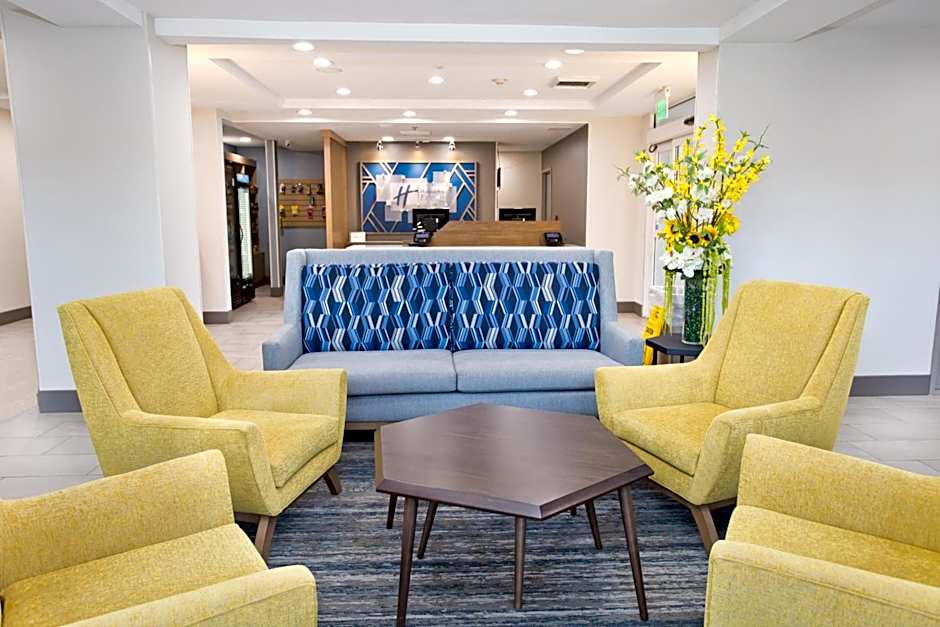 Holiday Inn Express & Suites Sacramento NE Cal Expo By IHG