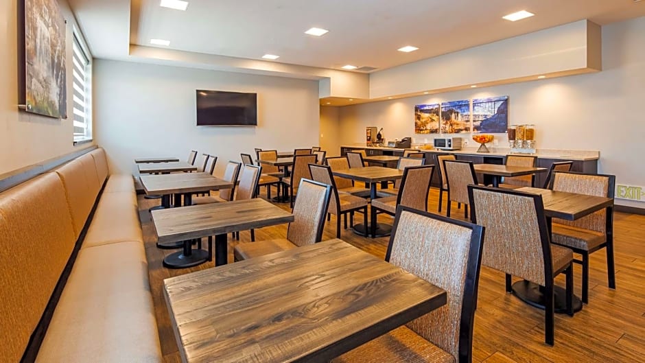 Best Western Sawtooth Inn and Suites