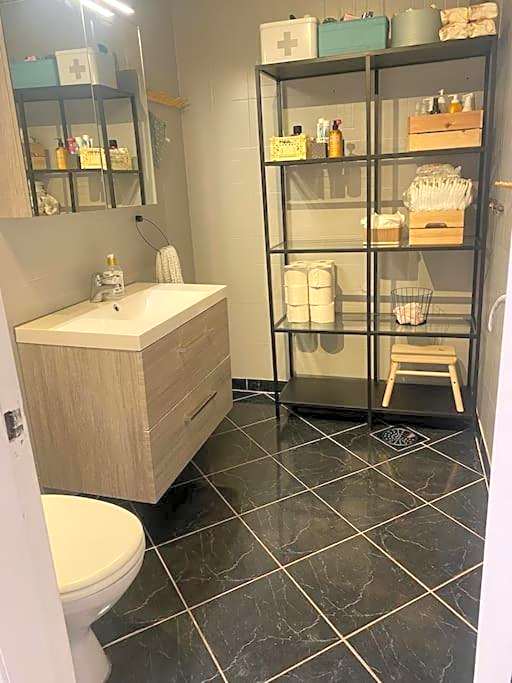 Landlig enebolig med utsikt