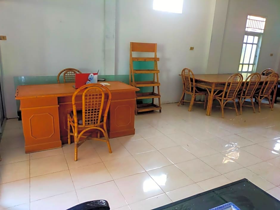 Ombai Guest House 27 Syariah Mitra RedDoorz