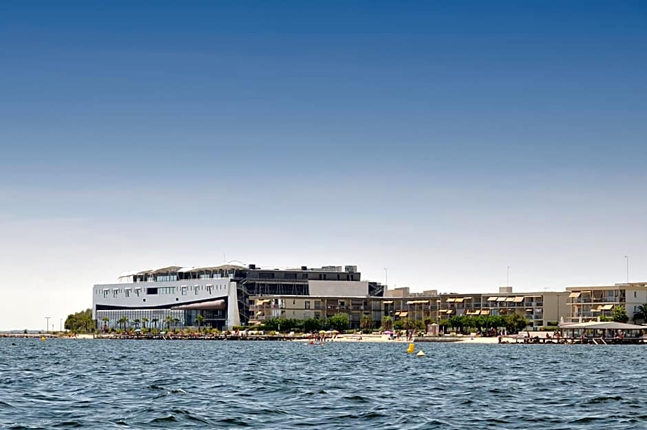 Operalia Hotel les Pins