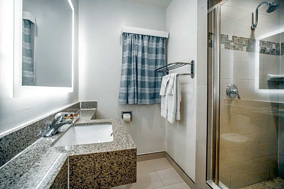 Inn at 50 Long Beach Convention Center