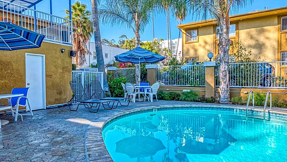 Hollywood City Inn