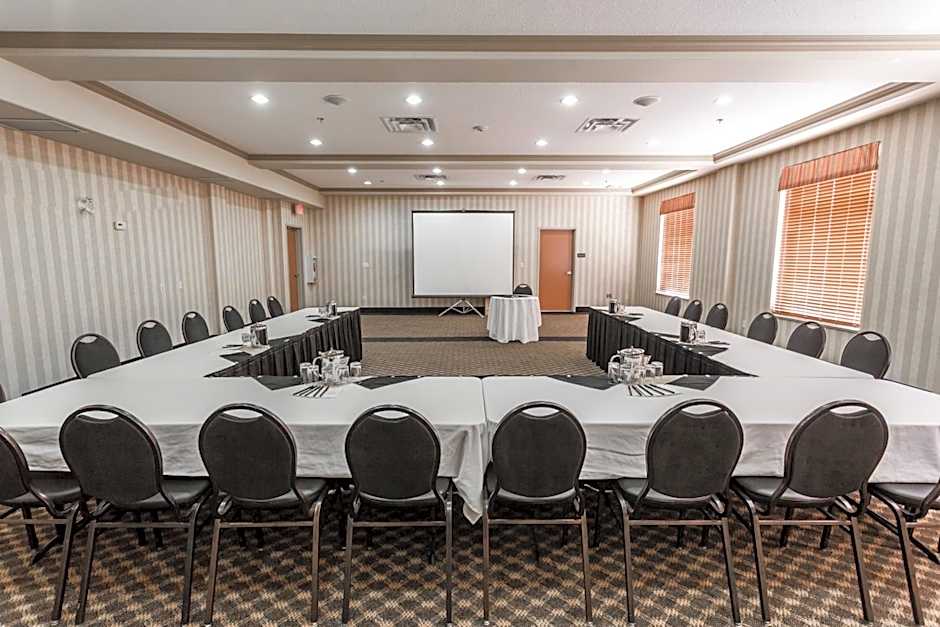 Days Inn & Suites by Wyndham Edmonton Airport