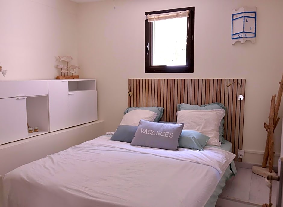 Chambre D'hotes Les Terrasses De Saint Clair – Sete, FL