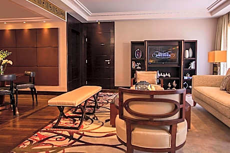 Presidential Suite, Club Lounge Access