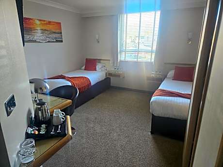 Standard Deluxe Disable Twin