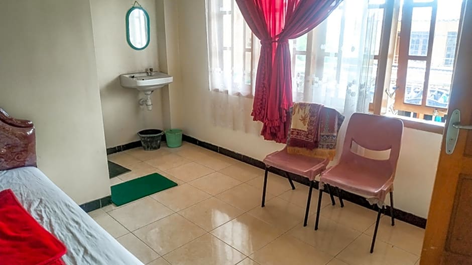 Villa Al Barokah Syariah Family Mitra RedDoorz near Sarangan Lake