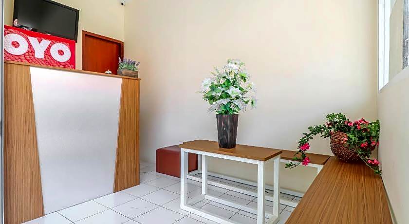 OYO 2184 Nan Berlian Inn