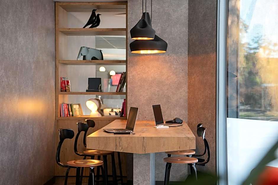 ibis Lyon Caluire Cite Internationale