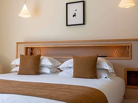 Classic Double or Twin Room with Pool View