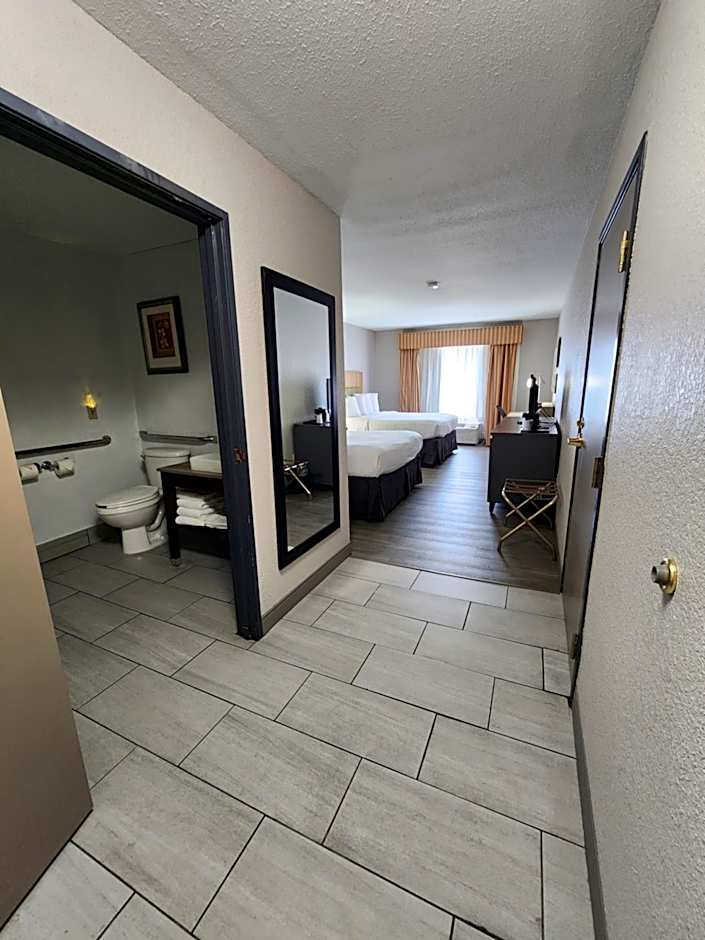 Country Inn & Suites by Radisson, Topeka West, KS