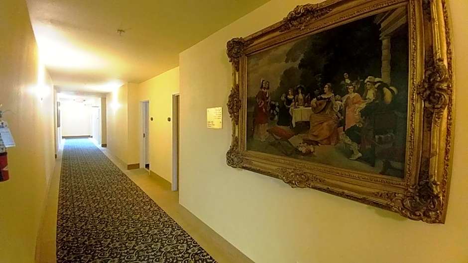 Palace Inn & Suites