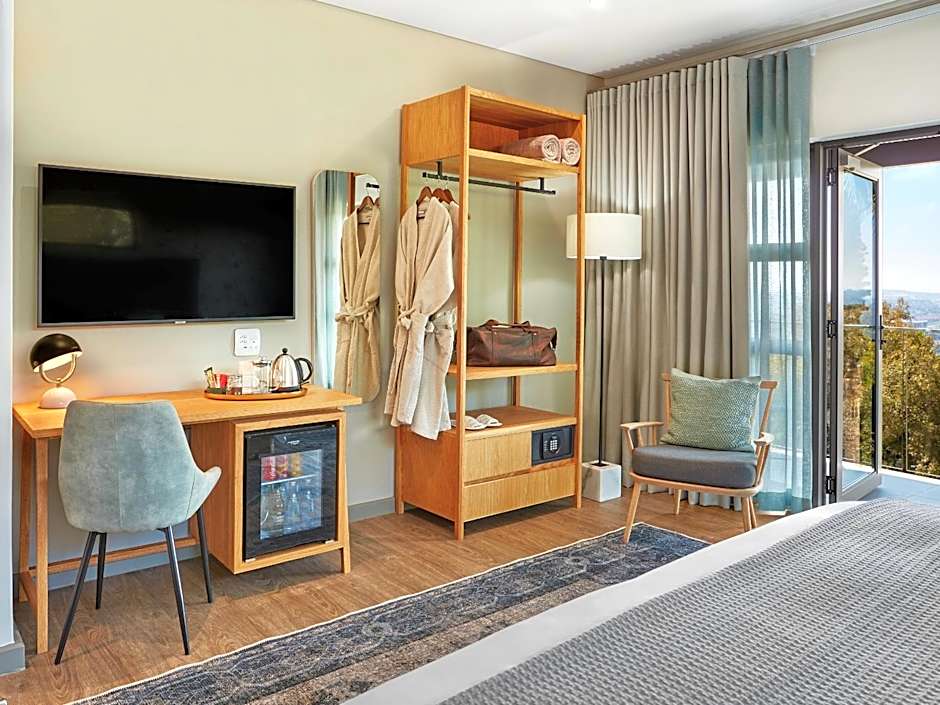 The Cliffside Boutique Getaway