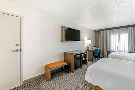 2 Queen Beds Nonsmoking