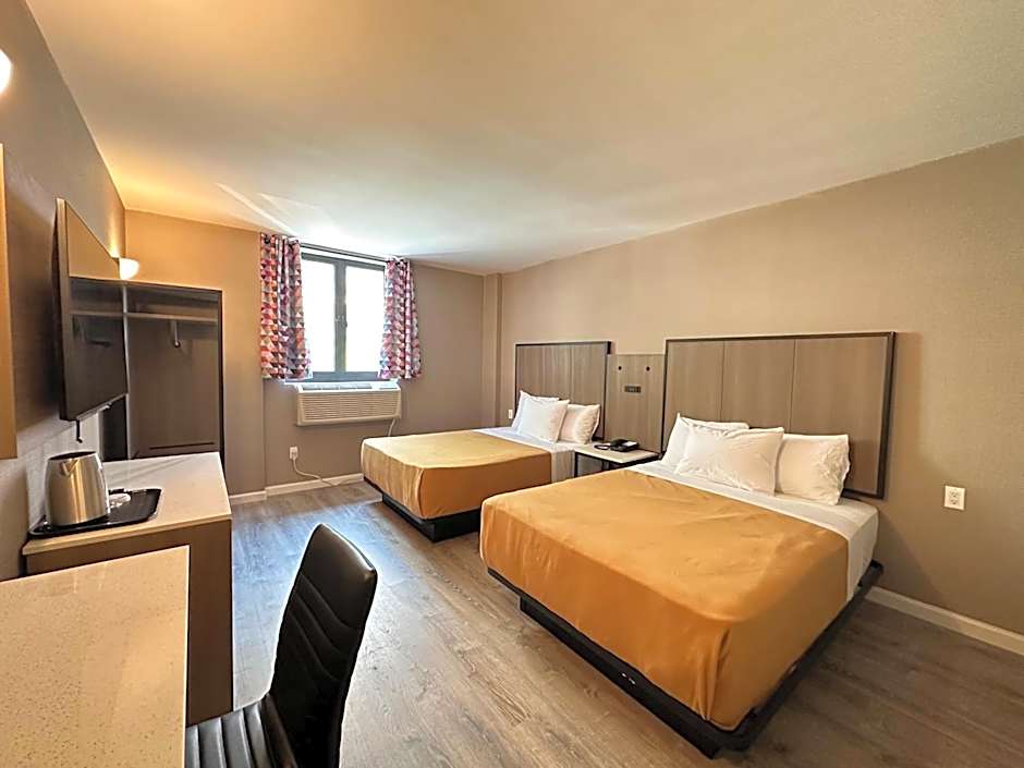 Regal Inn & Suites New York LaGuardia Hotel